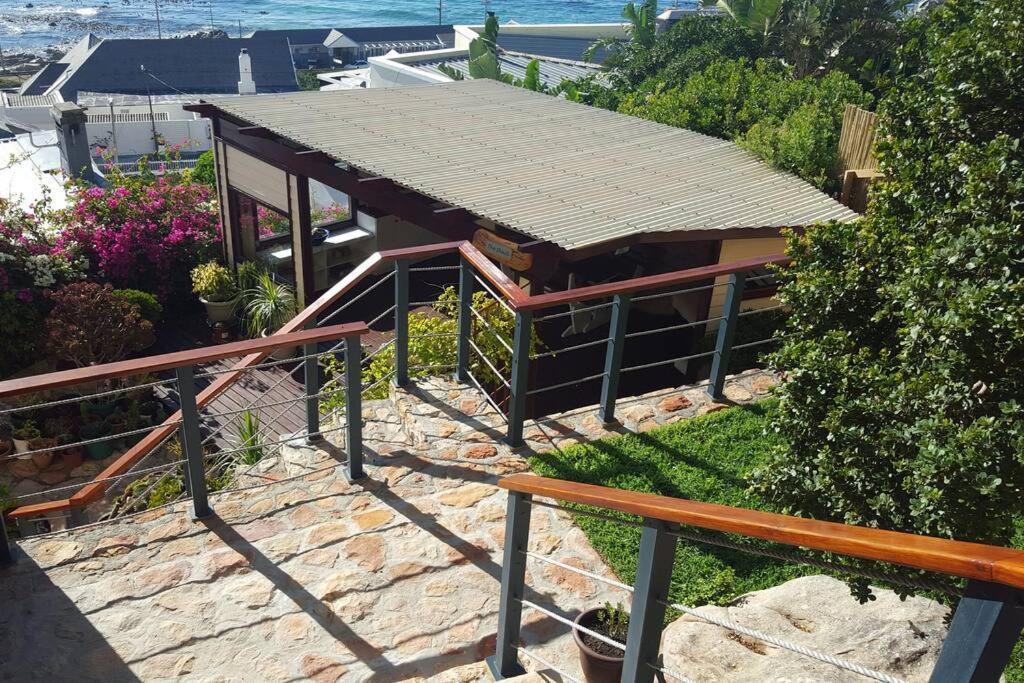 18 Steps - Seaside Cottage With Breathtaking Views Cape Town Bagian luar foto