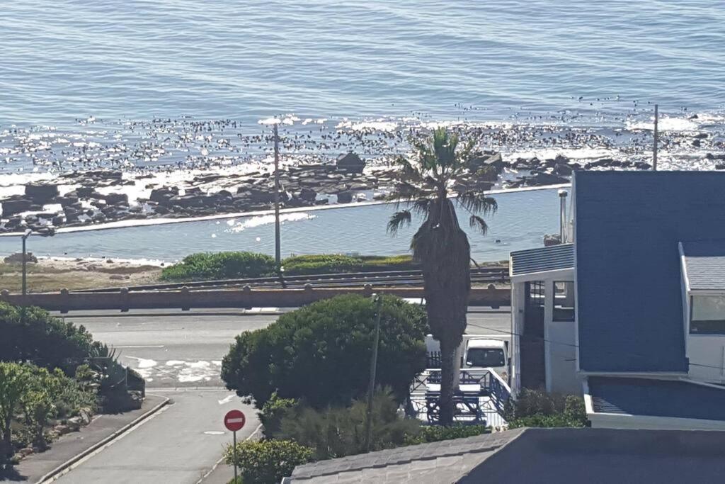 18 Steps - Seaside Cottage With Breathtaking Views Cape Town Bagian luar foto