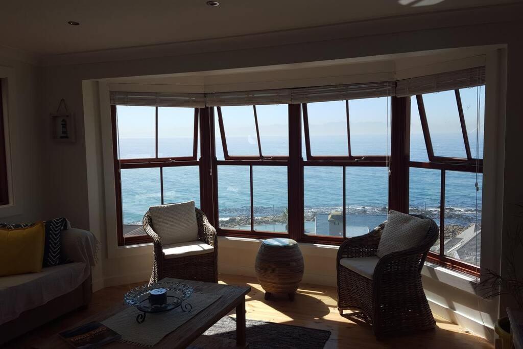 18 Steps - Seaside Cottage With Breathtaking Views Cape Town Bagian luar foto