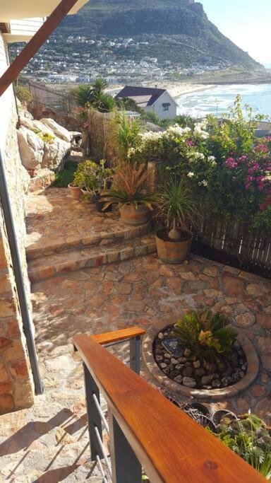 18 Steps - Seaside Cottage With Breathtaking Views Cape Town Bagian luar foto