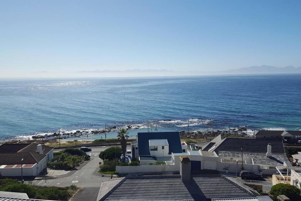 18 Steps - Seaside Cottage With Breathtaking Views Cape Town Bagian luar foto