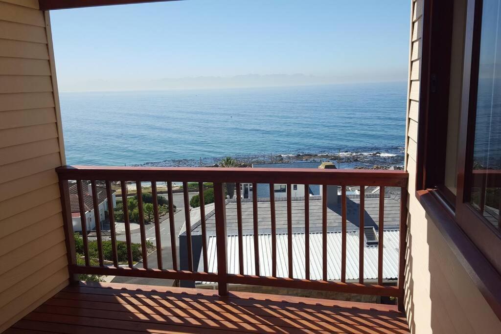 18 Steps - Seaside Cottage With Breathtaking Views Cape Town Bagian luar foto